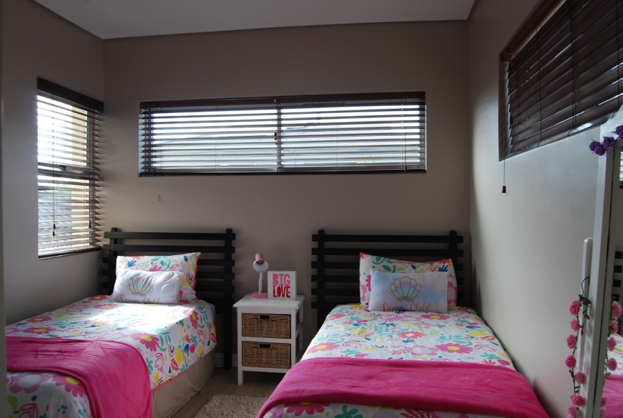 5 Bedroom Property for Sale in Country Club Western Cape